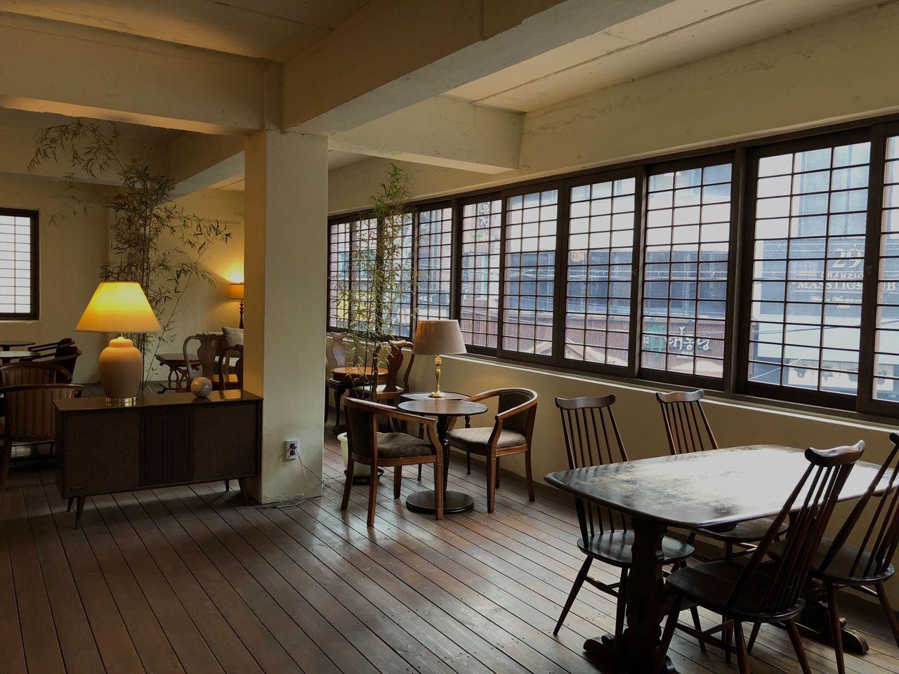 Popular Gangnam Cafe | Gabaedo